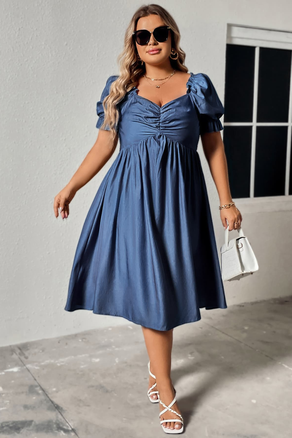 La Marilyne Ruched Sweetheart Neck Dress